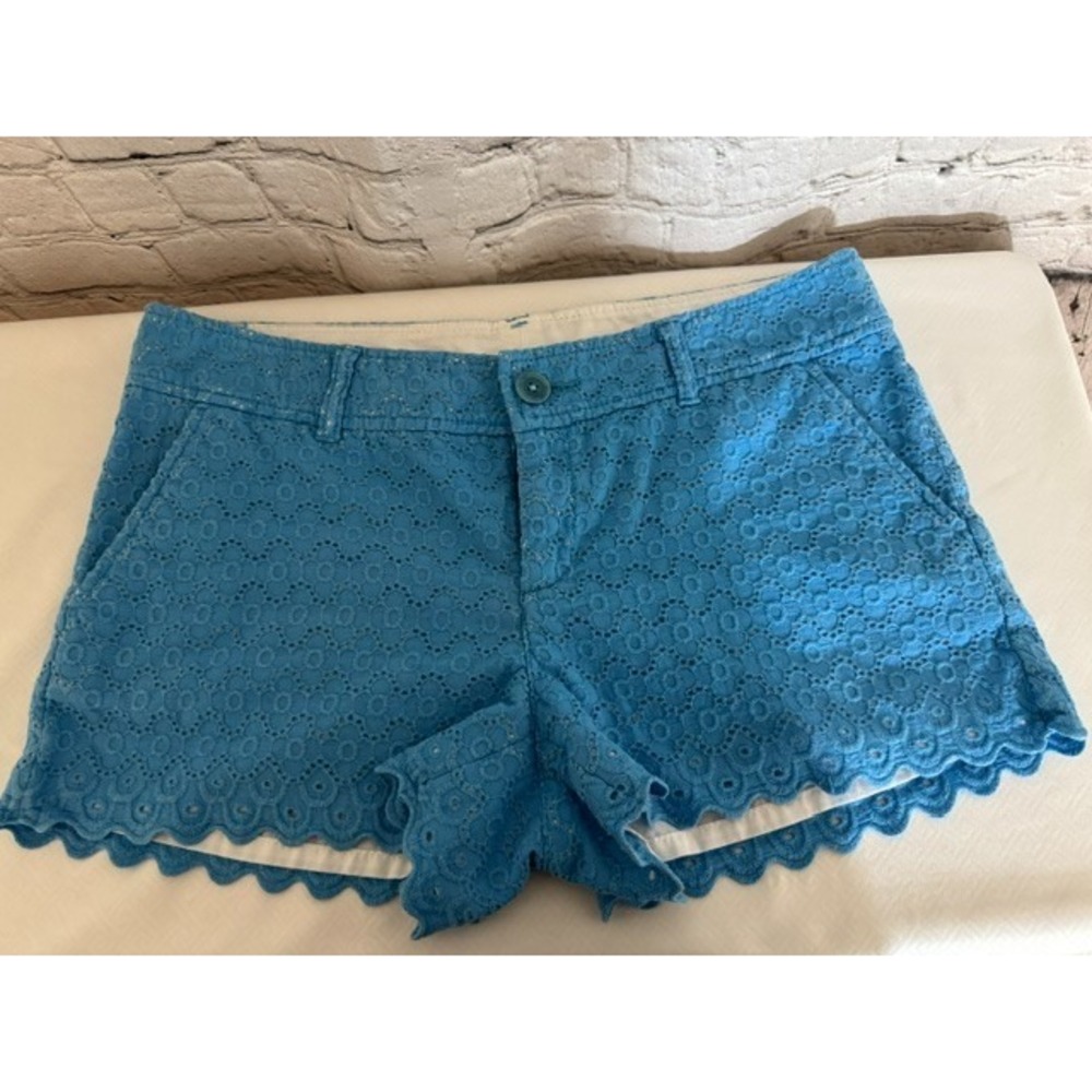 Lilly Pulitzer Walsh Shorts Blue Eyelet‎ Lace Scalloped Hem Size 8 Cotton EUC